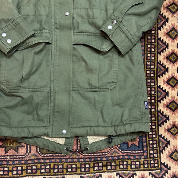 Patagonia Sherpa lined green jacket. Xs. - Picture 2 of 5